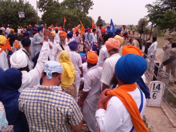 Sikh activists block railway tracks