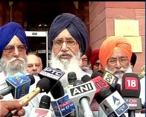 Parkash Singh Badal and others addressing the media after meeting Indian Home Minister Rajnath Singh