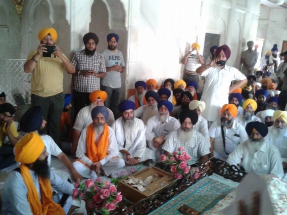 S. Chamkaur Singh, brother of Shaheed Dilawar Singh, honored at Akal Takht on August 31, 2014.