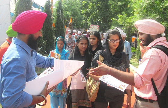 Activists of SYP distributing pamphlets in the GNDU camps and interacting with the students