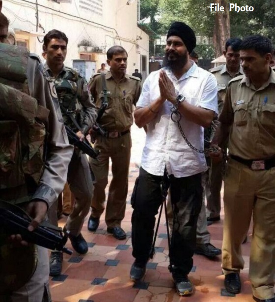 Jagtar Singh Hawara chained by Delhi police during court appearance [File Photo]