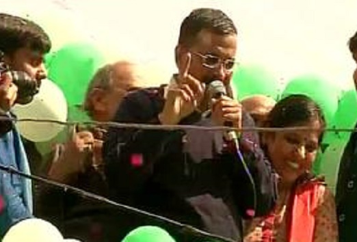 Arvind Kejriwal addressing AAP workers