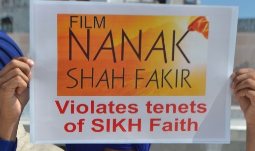 Jatha Neelian Faujan protest against Nanak Shah Fakir movie