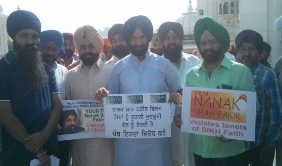 Manjinder Singh Sirsa joins protest