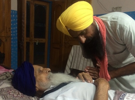 Ravinderjit Singh Gogi returns to the side of his hunger-striking father, Surat Singh Khalsa