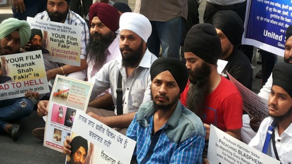 Delhi Sikhs protest against Nanak Shah Fakir film [April 19, 2015]