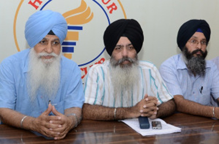 Dal Khalsa leaders addressing the press conference