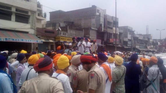 Sangharsh Committee leaders addressing a gathering at Ludhiana