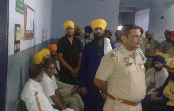 Bhai Sukhjit Singh Khosa and other at Ludhiana court complex during their court appearance