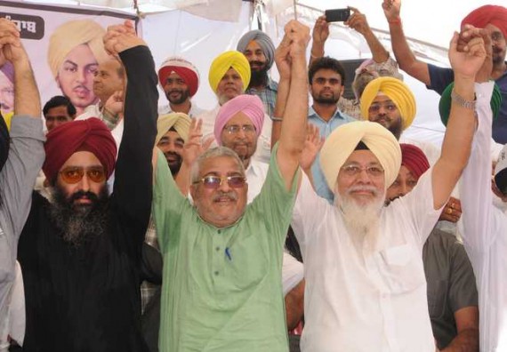 AAP MP from Patiala Dr Dharamvira Gandhi (centre), Harvinder Singh Khalsa (right), Fatehgarh Sahib MP, and singer Rabbi Shergill during a conference organised by AAP’s dissident group at Baba Bakala, Amritsar