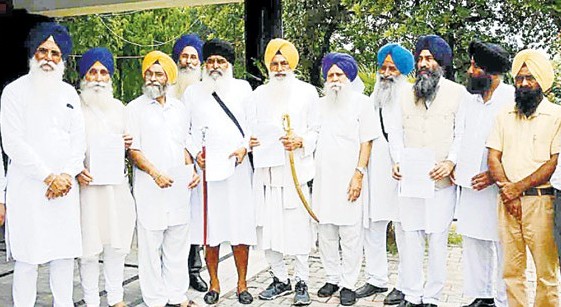 Sikh delegant want Punjab governor to take notice of harrasment of Sikh activists by Punjab police