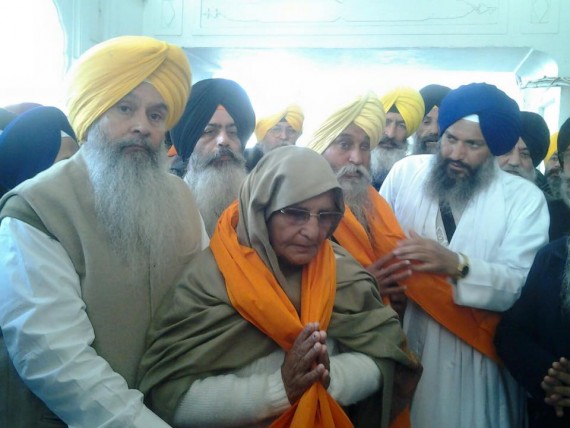 Mata Pyar Kaur honored at during the Shaheedi Samagam