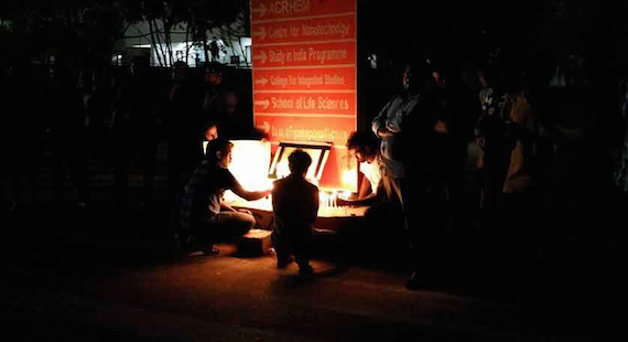 Delhi police disrupts candle light vigil for Rohith Vemula [File Photo]
