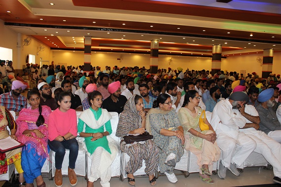 A view of gathering during AAP's Punjab dialogue at Mohali (April 23, 2016)