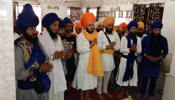 Sikh Youth Federation Bhindranwale members performing the Ardas