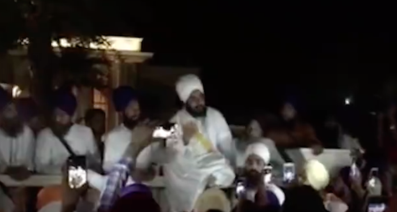 Bhai Ranjit Singh Dhadrianwale addressing a gathering of Sikhs at Gurdwara Parmeshwar Dawar after Ludhiana attack [File Photo]