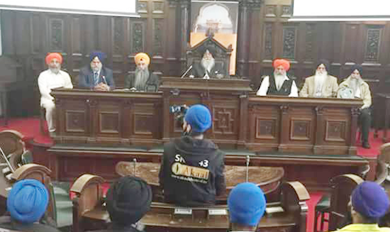 Photo release by SAD (Mann) along with press statement criticising UK based Sikh media outlet