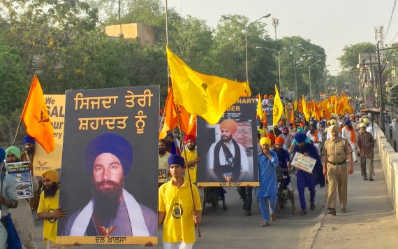 Another view of Ghllughara Remembrance March by Dal Khalsa in Amritsar [6 June, 2016]