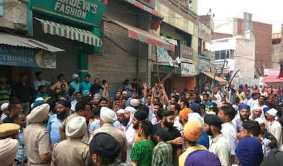 Clashes in Phagwara after Shiv Sena activists tried to attack mosque