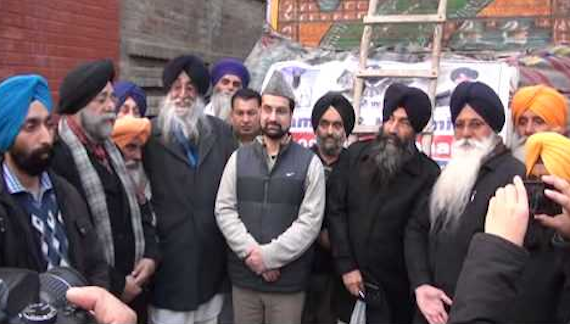 S. Simranjeet Singh Mann and other SAD (A) leaders with Kashmiri leader Mirwaiz Omar Farooq [FILE PHOTO]