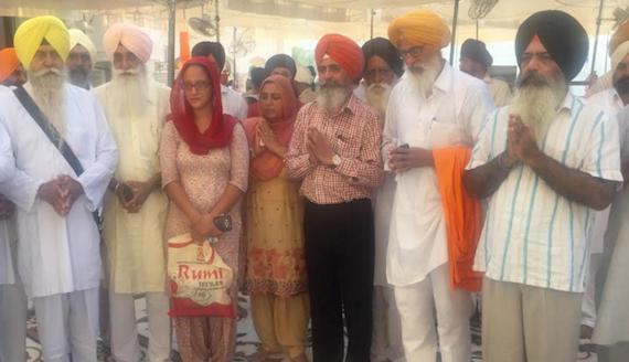 Bhai Dilawar Singh's brother Chamkaur Singh and other relatives with Dal Khalsa activists at Akal Takhat