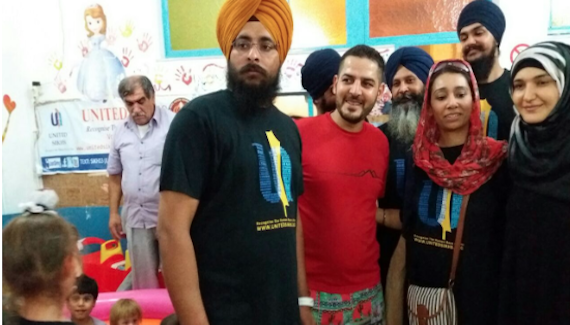 UNITED SIKHS was assisted by Jaswinder Singh (Mustard Turban) and other volunteers from Guru Nanak Darbar Gurdwara Athens in this endeavor
