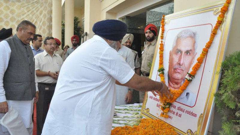 Punjab Deputy CM Sukhbir Badal pays tributes to slain RSS leader Jagdish Gagneja
