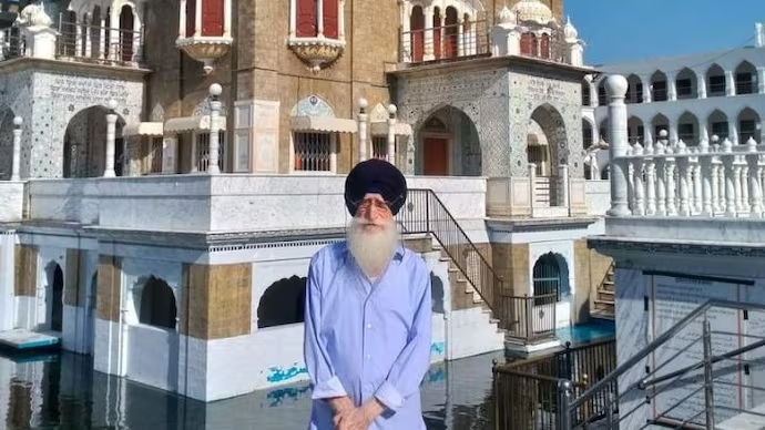 Bhai Gajinder Singh at Gurdwara Panja Sahib in Pakistan