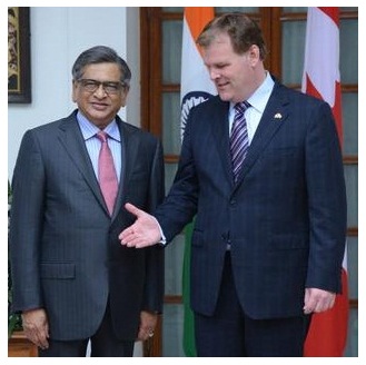 Canadian Foreign Minister John Baird with Indian External Affairs Minister S. M. Krishna